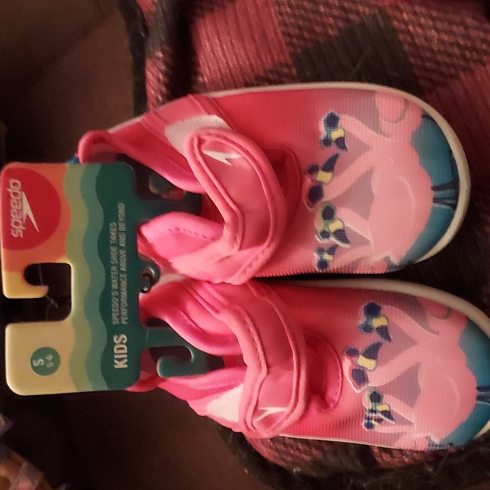 Girls water shoes size s 5/6